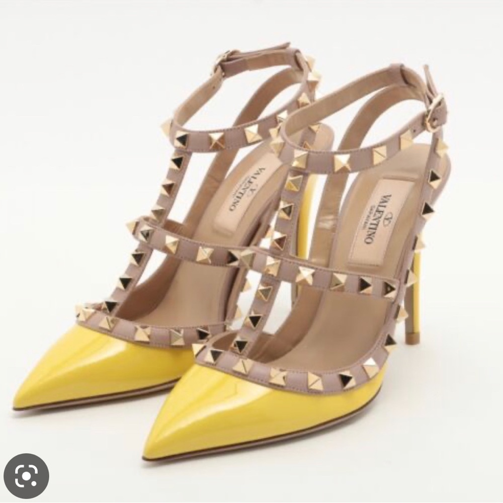 Valentino Garavani Rockstuds Patent Leather Strap Pumps 36 Ladies Yellow